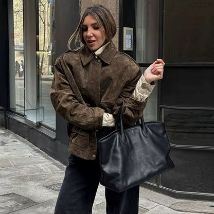 Sanne Oversized Suède Jasje | Luxe Suède, Tijdloos en Elegant 4