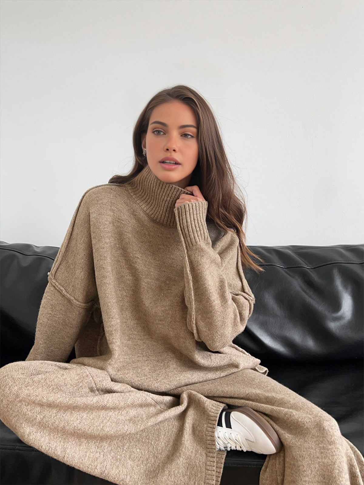 Zachte Gebreide Loungewear Set Dames | Slouchy Coltrui en Wijde Pijpen, Comfortabel en Casual 4
